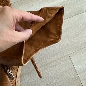 SCHUTZ knee high boots size 8 Women’s